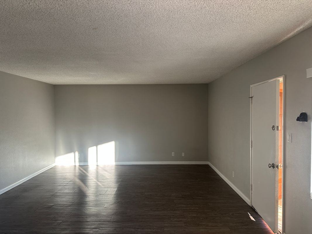 5840 Hazeltine Ave ##8 - Photo 2 of 13