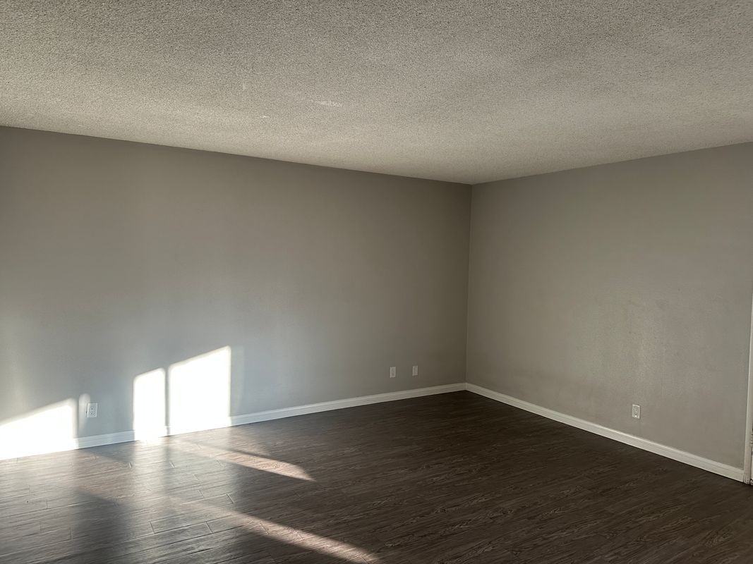 5840 Hazeltine Ave ##8 - Photo 3 of 13