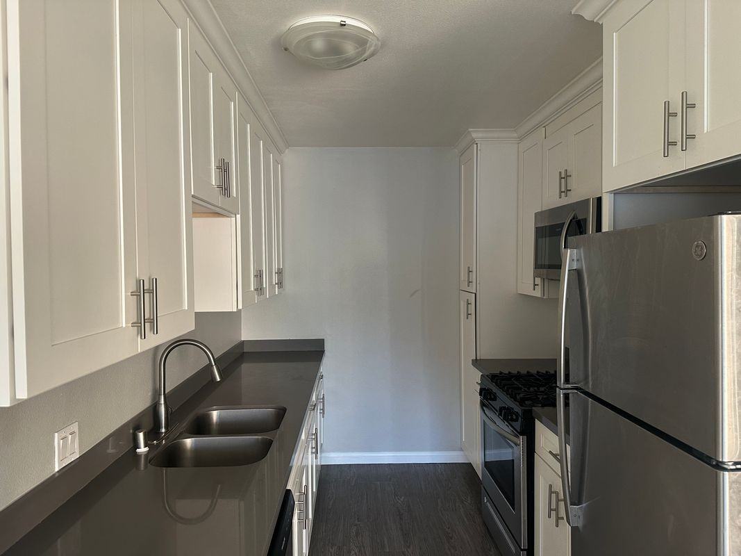 5840 Hazeltine Ave ##8 - Photo 5 of 13