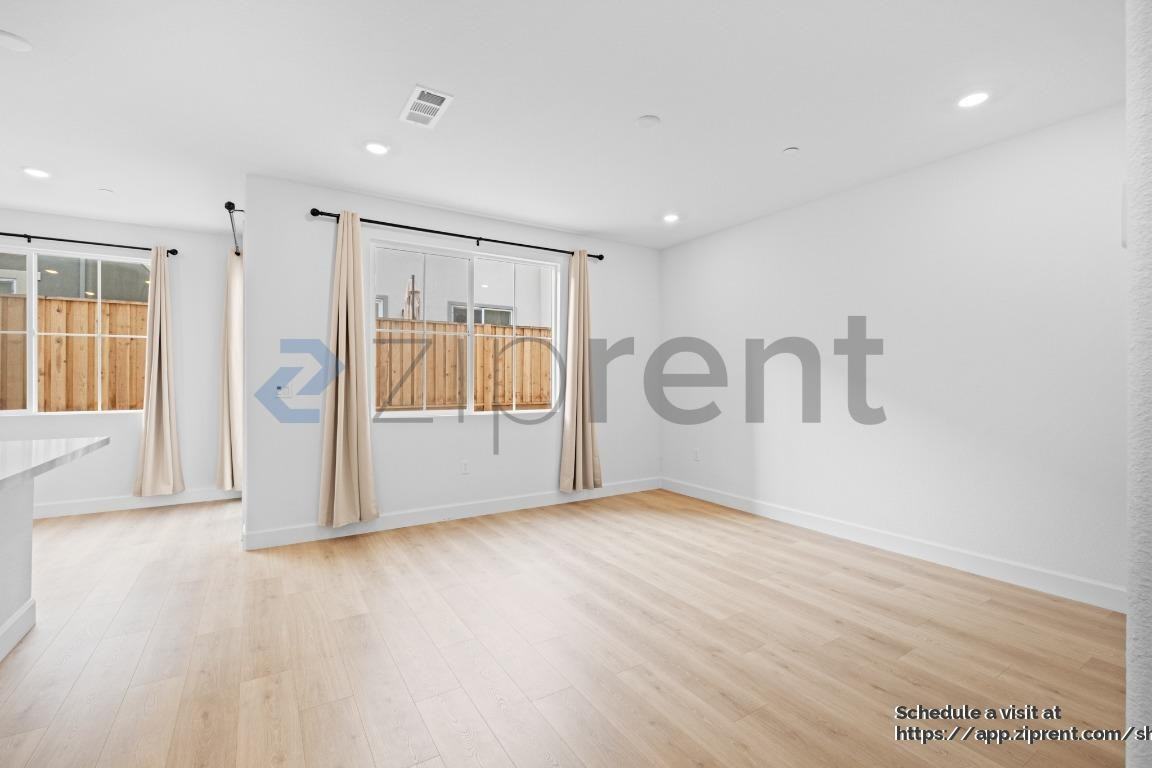 208 Wellspring Ln - Photo 6 of 35