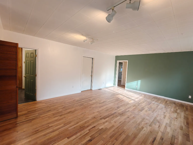 405 Nw Lewisburg Ave - Photo 3 of 17