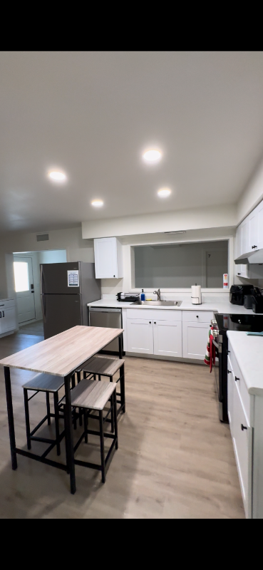 2222 W Morningside Dr - Photo 4 of 8