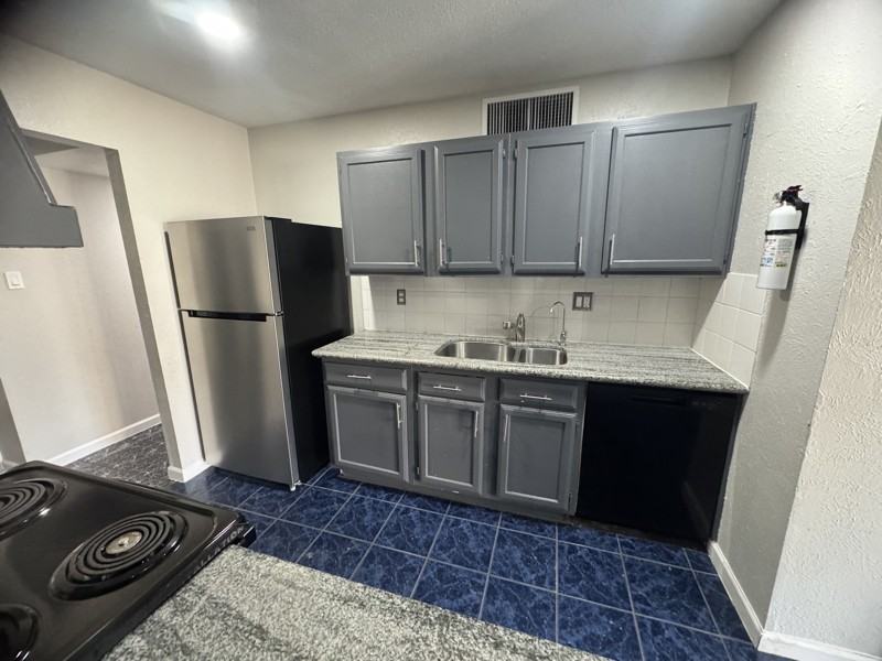 24426 Jumping Jay Dr - Photo 4 of 9