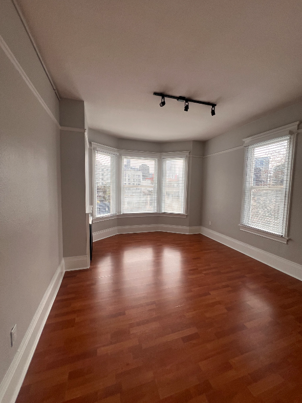 312 E Olive Pl #300 - Photo 7 of 12