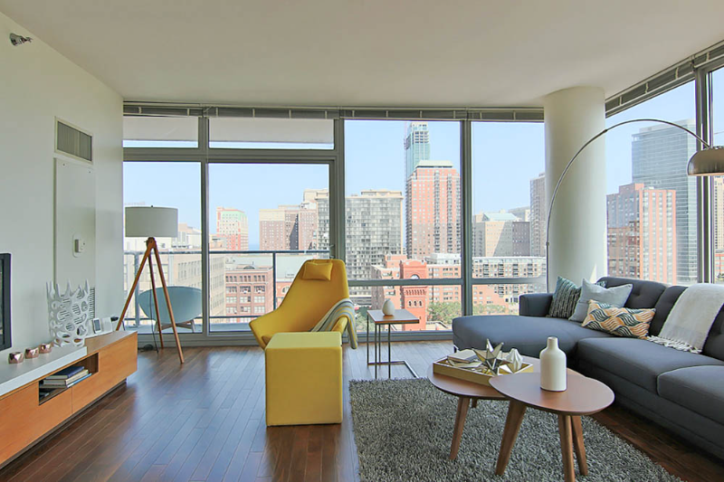 754 S Clark St - Photo 6 of 17