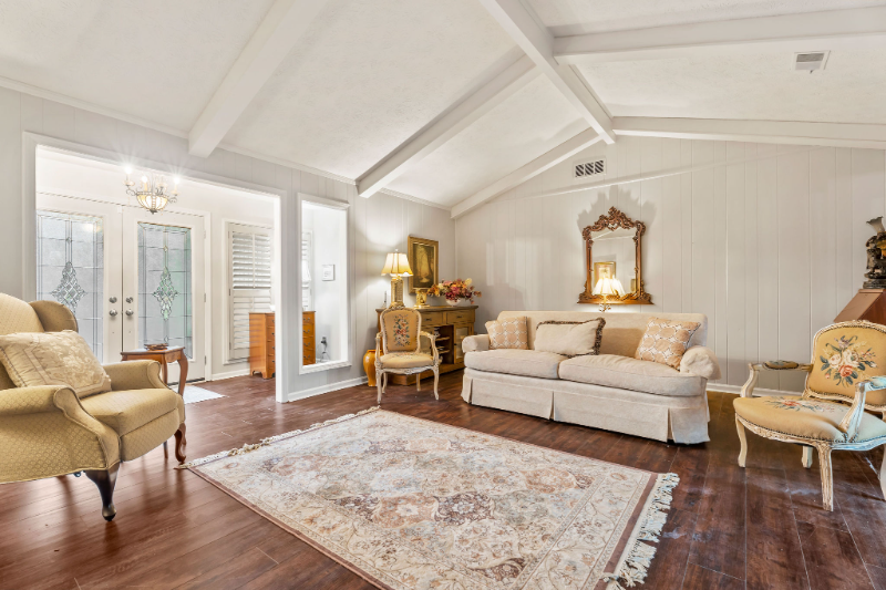 4040 Summit Dr - Photo 7 of 20