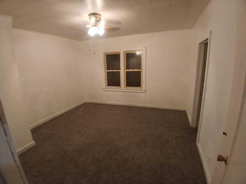 2819 W Seibold St - Photo 2 of 8