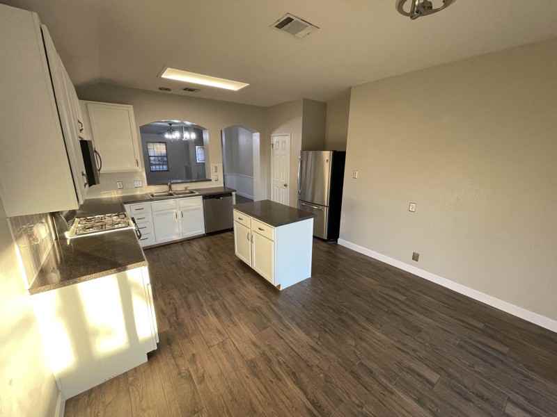 320 Patton Ln - Photo 7 of 19