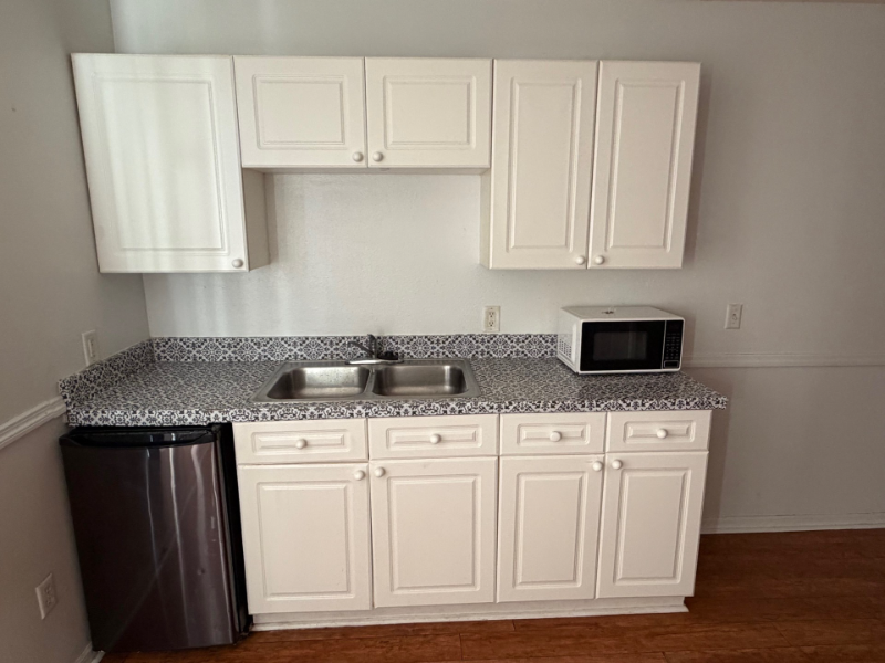 252 Coco Plum Dr #B - Photo 4 of 10