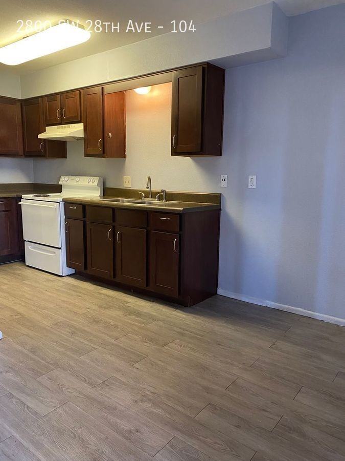 2800 Sw 28th Ave #104 - Photo 4 of 10