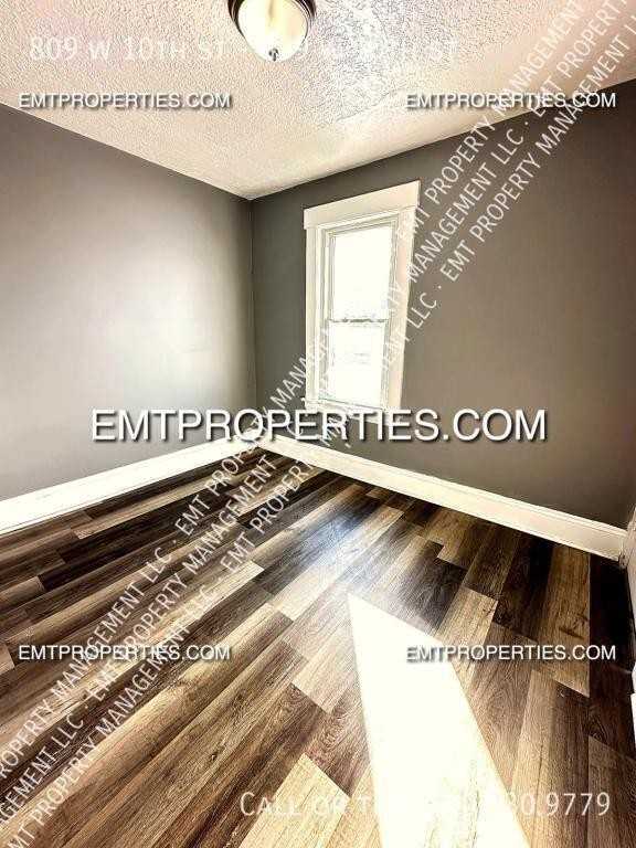 809 W 10th St #809W10thST - Photo 3 of 7