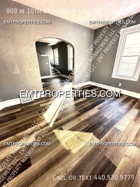 809 W 10th St #809W10thST - Photo 5 of 7