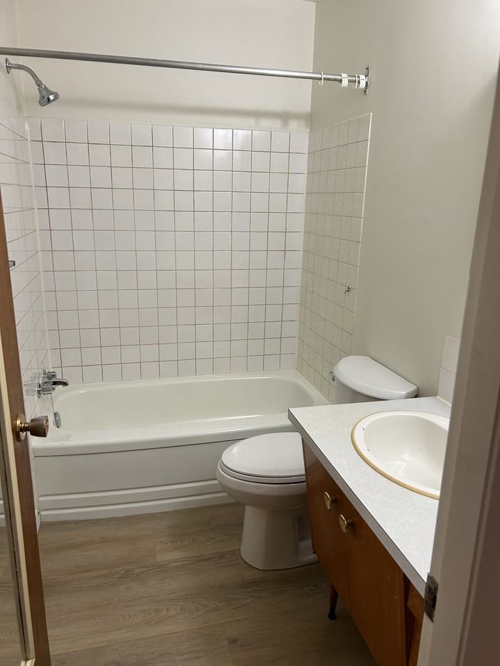 11805 47 Street Northwest #203 - Photo 3 of 14