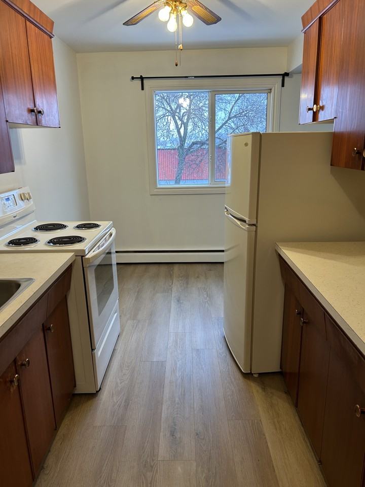 11805 47 Street Northwest #203 - Photo 5 of 14