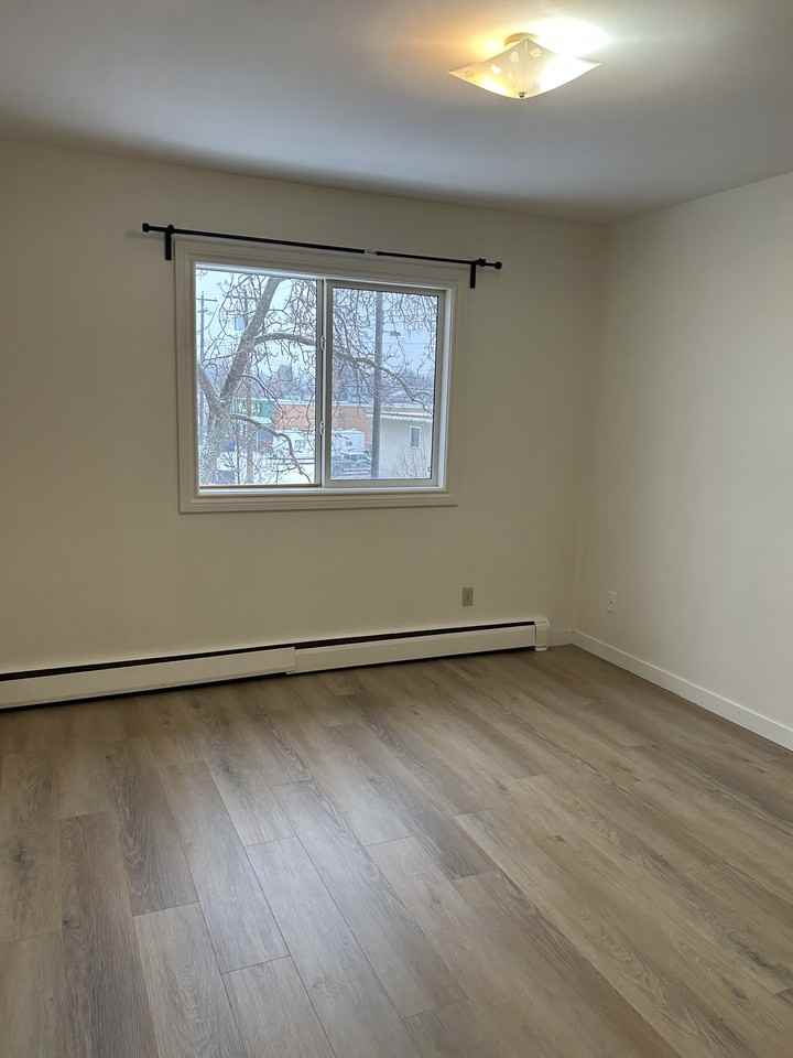 11805 47 Street Northwest #203 - Photo 6 of 14