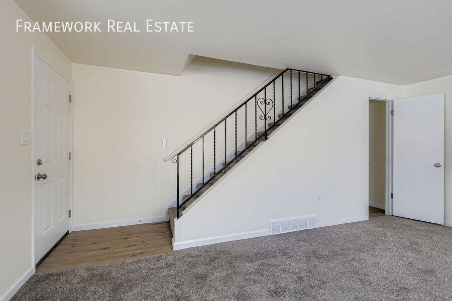 4833 Field Ct - Photo 4 of 30