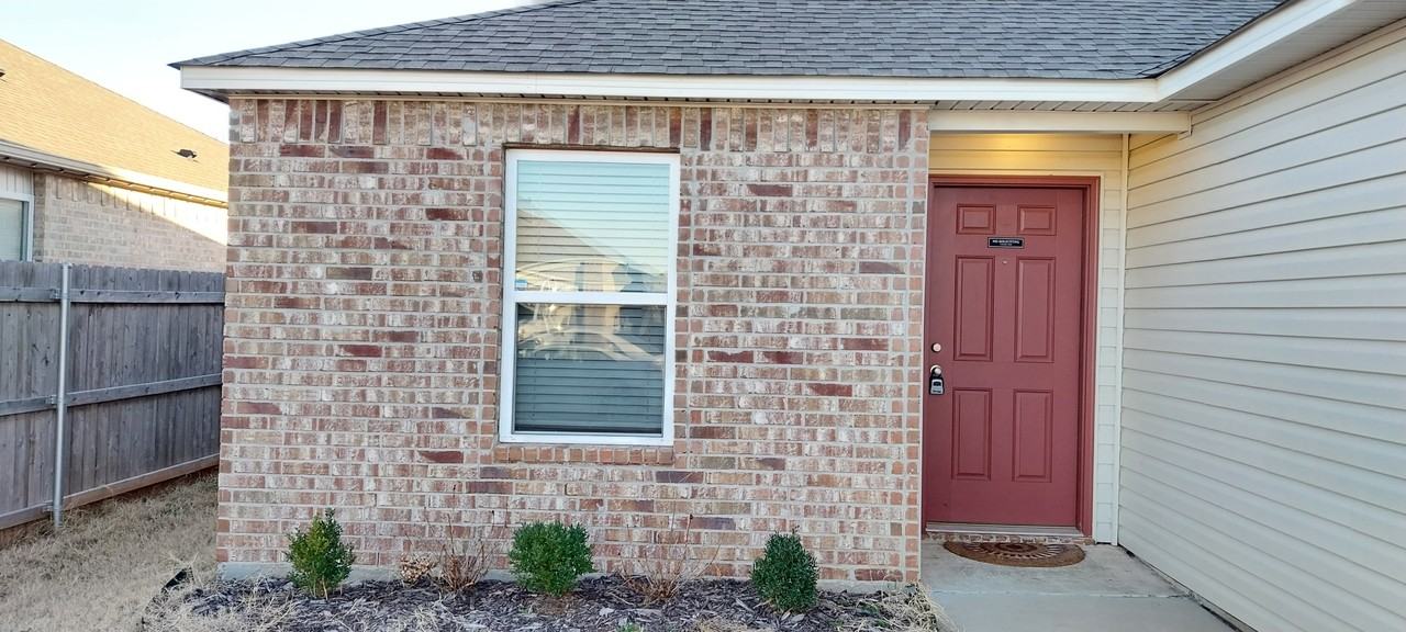 11604 Nw 95th St #NA - Photo 2 of 10