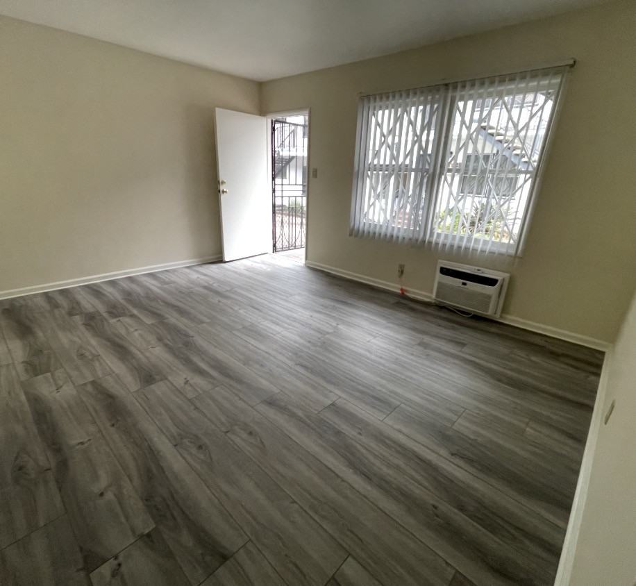 406 E Palmer Ave #7 - Photo 6 of 9