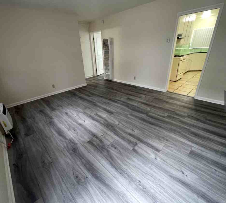 406 E Palmer Ave #7 - Photo 7 of 9