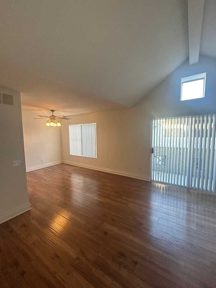 4432 Ensign Ave #4 - Photo 4 of 20