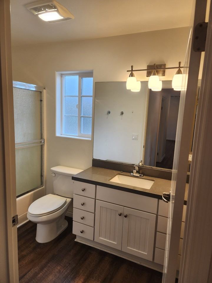 1380 Patricia Ave #2 - Photo 5 of 38