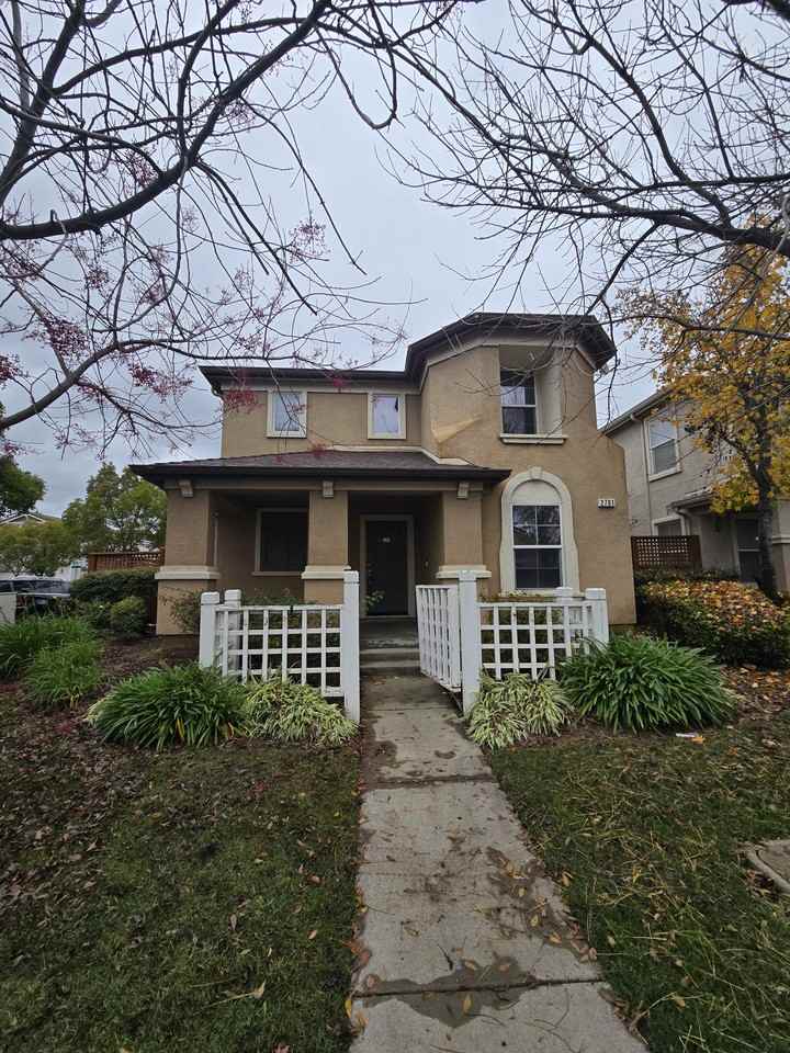 2761 Whitney Dr #NA - Photo 4 of 6