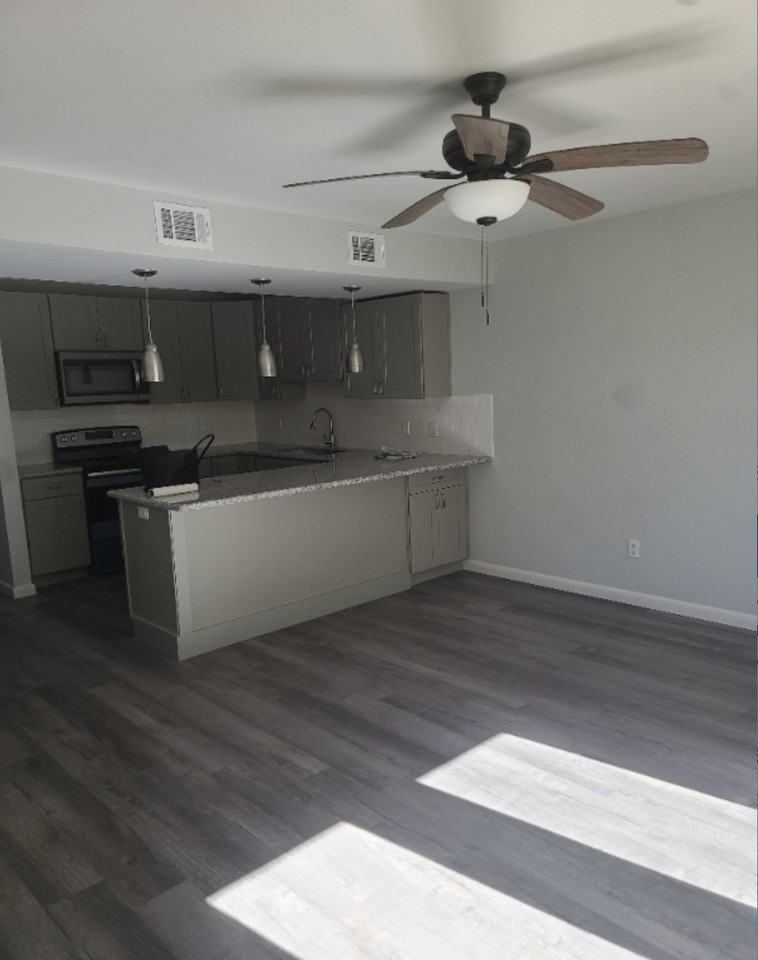 4985 Catalina Cir #3 - Photo 3 of 7