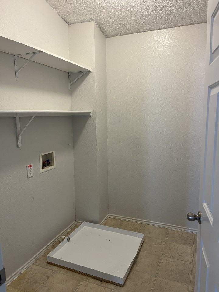 2401 Buffalo Run #NA - Photo 2 of 14