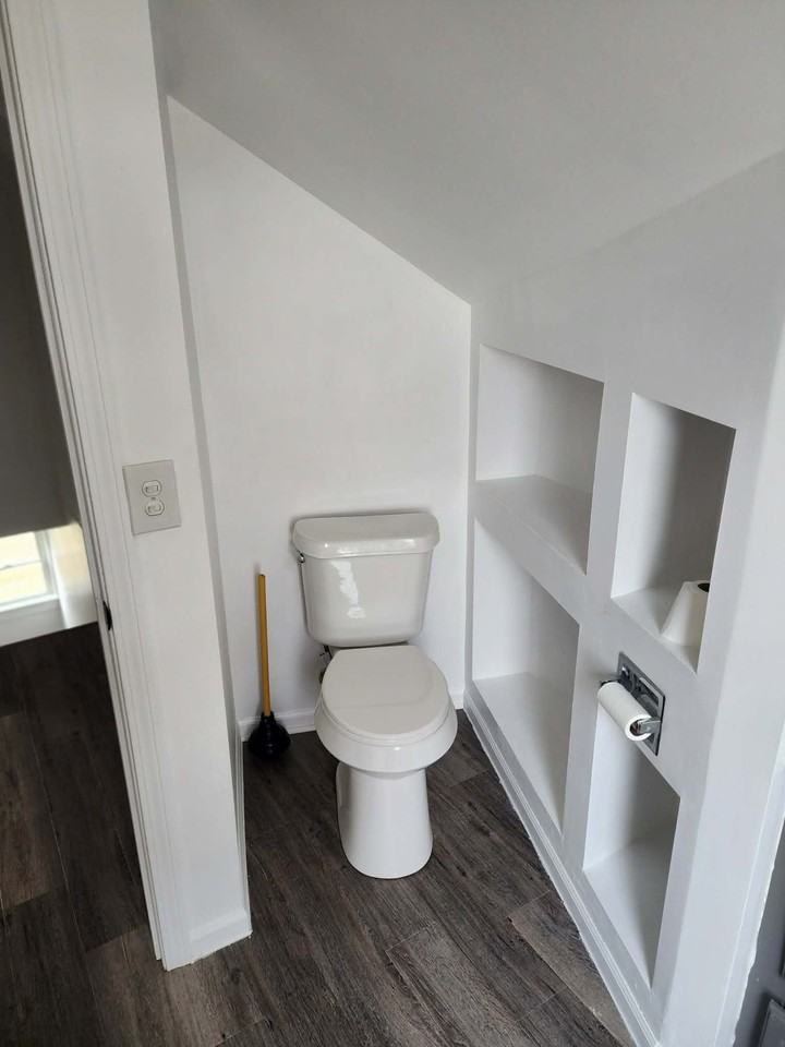 504 Kilbourne St #504 - Photo 3 of 11