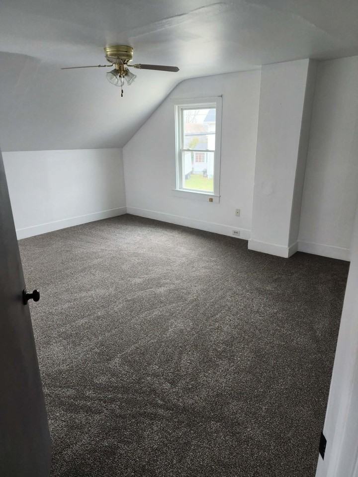 504 Kilbourne St #504 - Photo 4 of 11