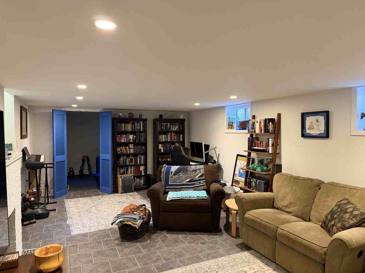 6460 Eppard St #NA - Photo 2 of 18