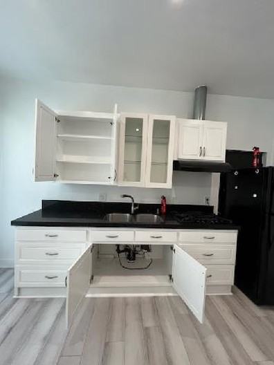 5749 Larryan Dr #NA - Photo 4 of 10