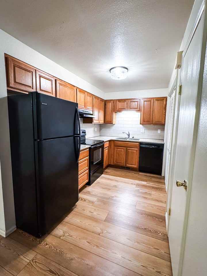 220 E 8th Ave #220 - Photo 3 of 10