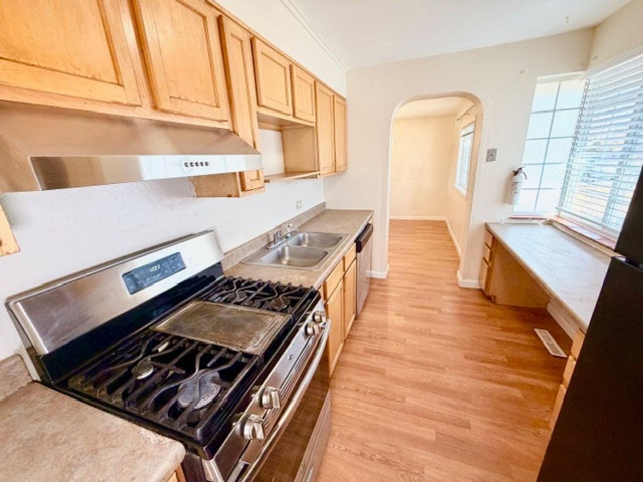 1317 Fulton St - Photo 5 of 26