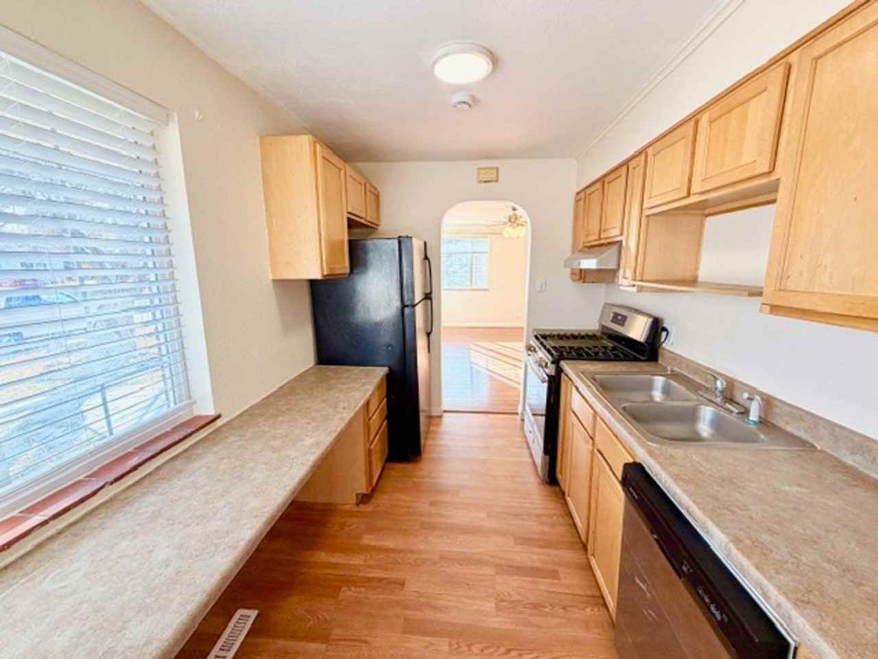 1317 Fulton St - Photo 6 of 26