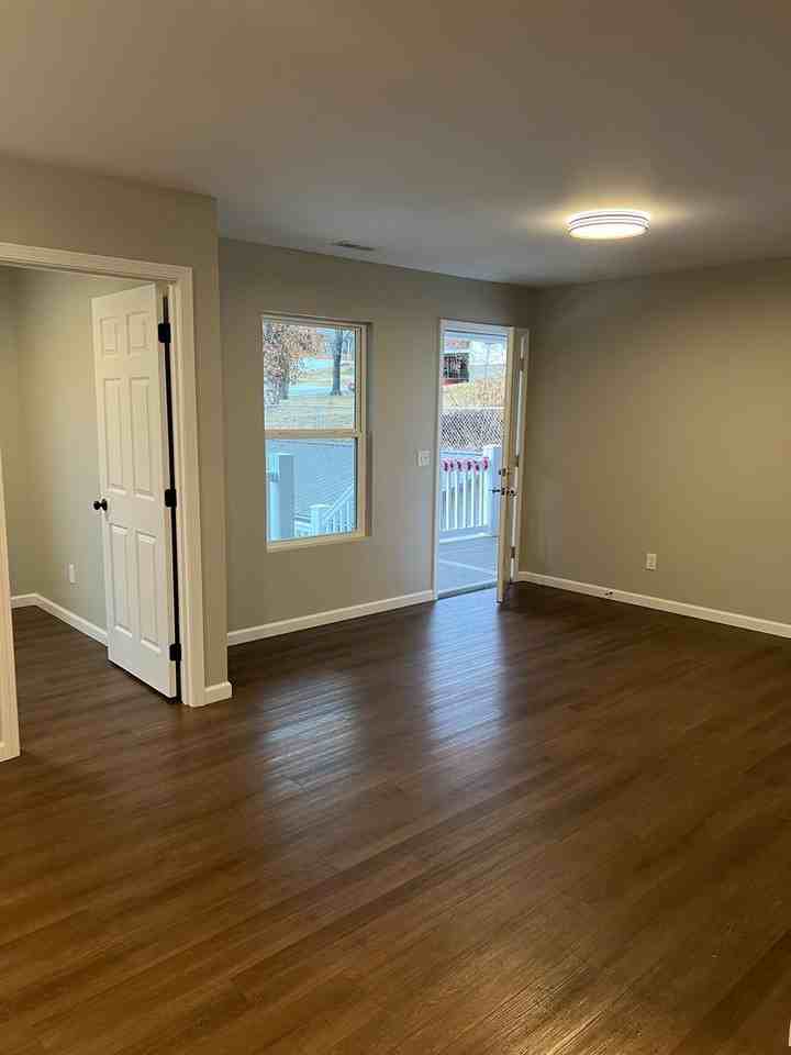 Laurens Place - Photo 5 of 29