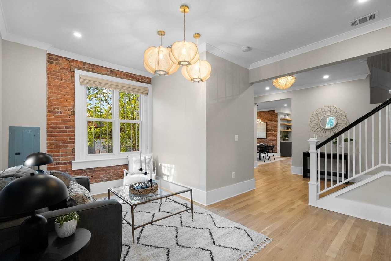 1616 Kilbourne Pl Nw - Photo 3 of 50