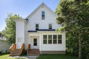 887 22nd Ave Se - Photo 1 of 1