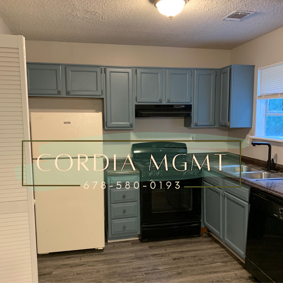 5593 Pine Gate Dr - Photo 2 of 9