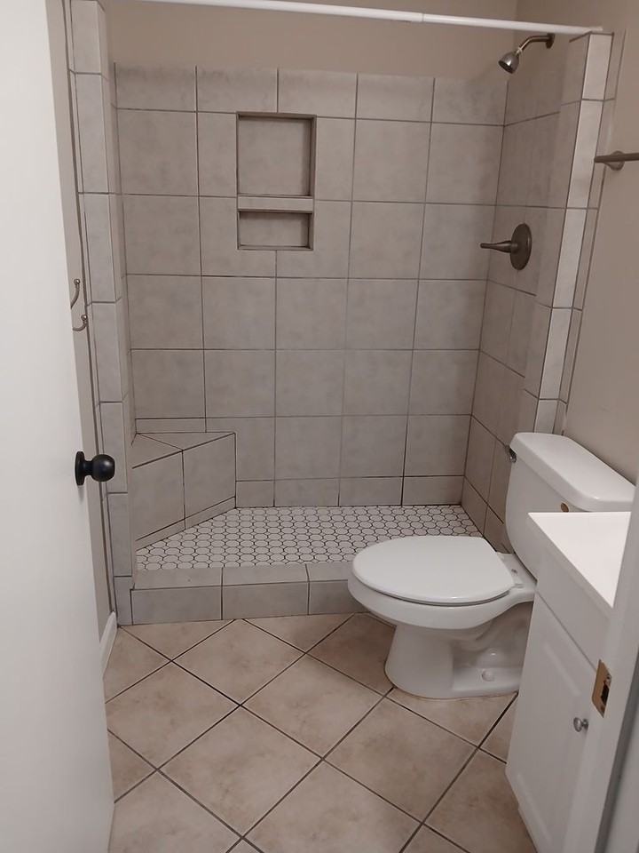 303 Kentucky Dr - Photo 4 of 9