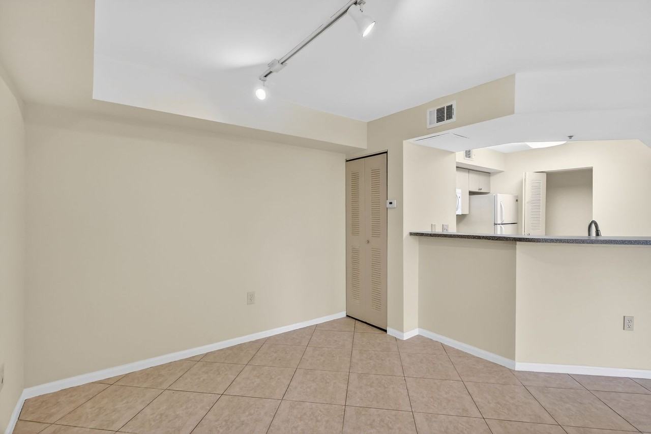 3613 3613 NW Mediterranean Lane 13-206 - 3613 NW Mediterranean Lane 13-206 #206 - Photo 3 of 23