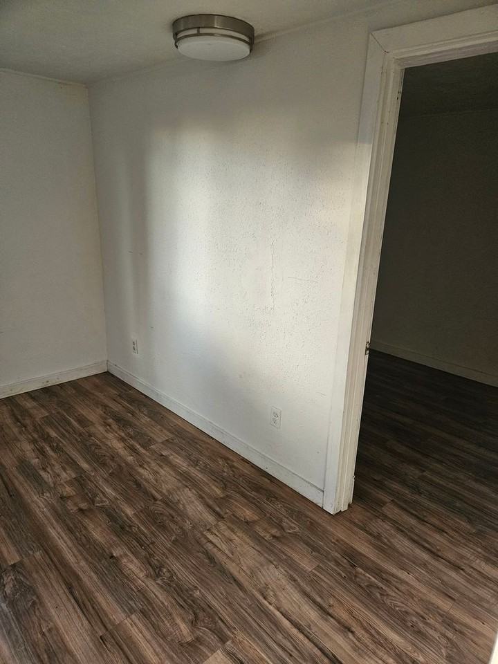 510 N Collier St - Photo 2 of 14