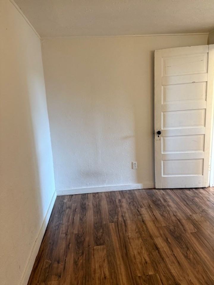 510 N Collier St - Photo 6 of 14