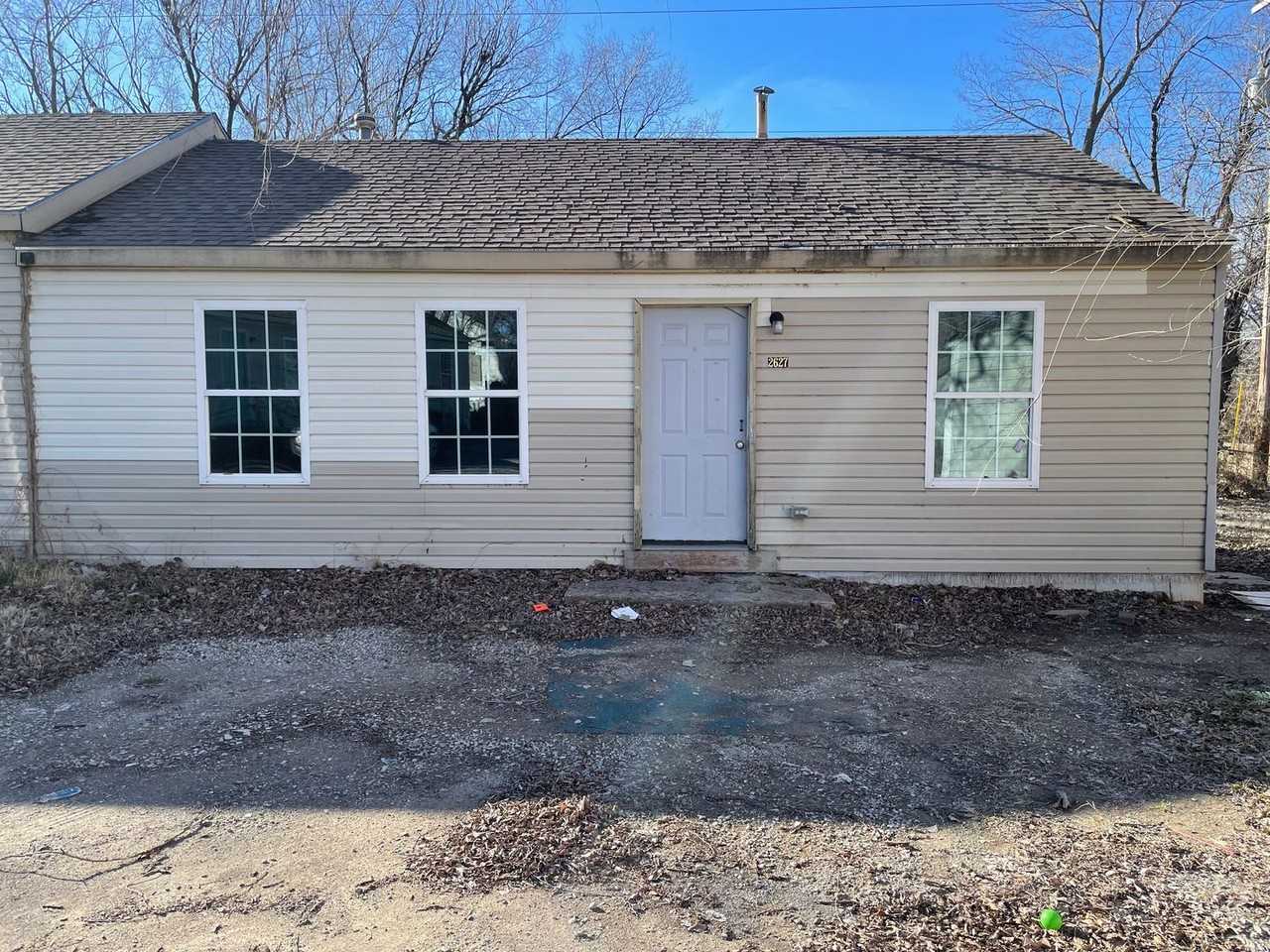 2627 S Fees St - Photo 2 of 20