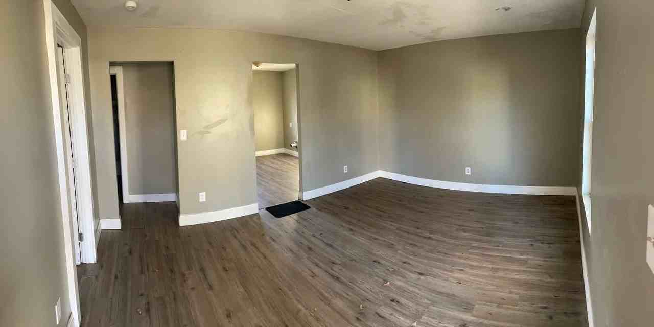 2627 S Fees St - Photo 3 of 20