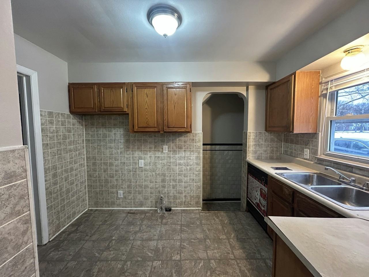 17253 Wormer Avenue - Photo 3 of 27