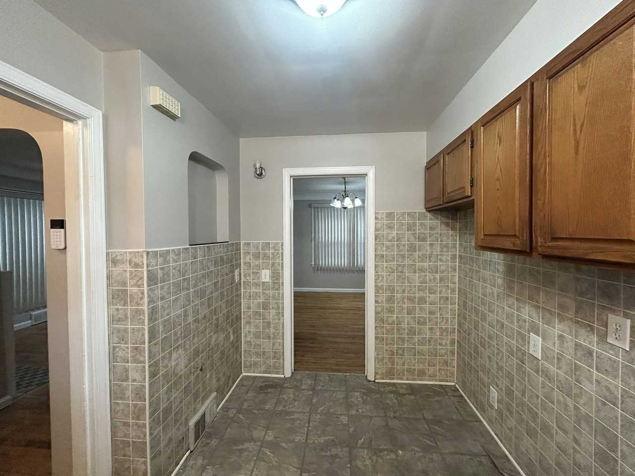 17253 Wormer Avenue - Photo 4 of 27