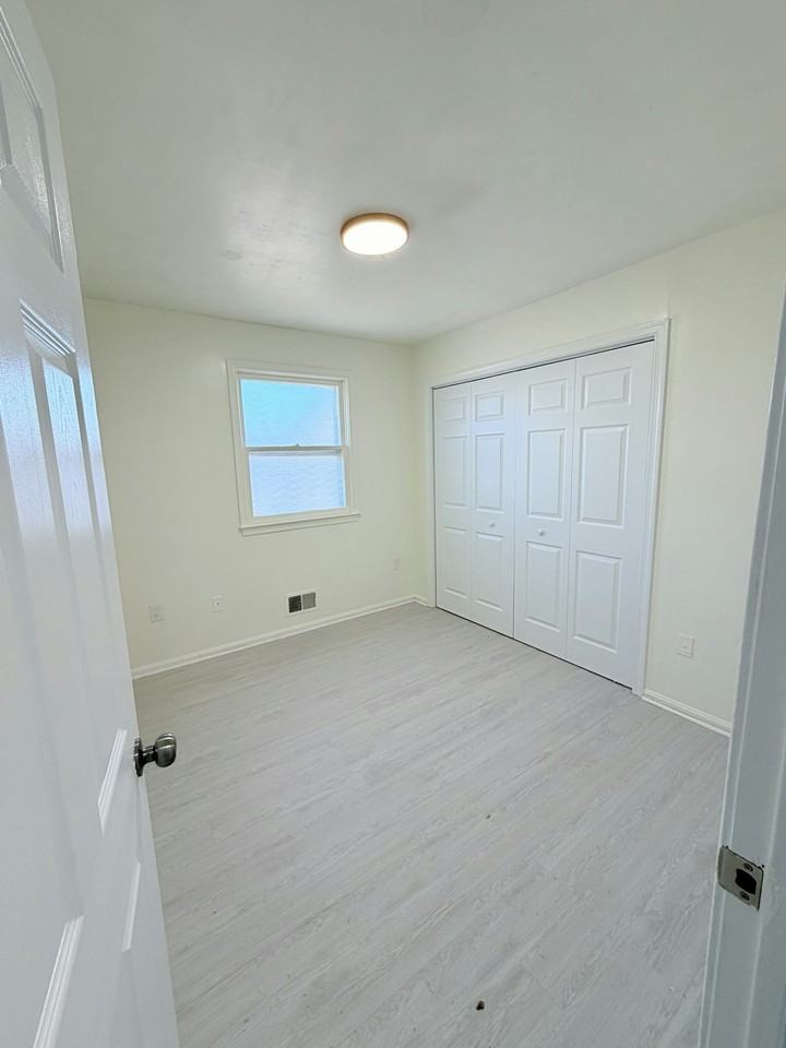 8148 Murray Hill Drive - Photo 6 of 12