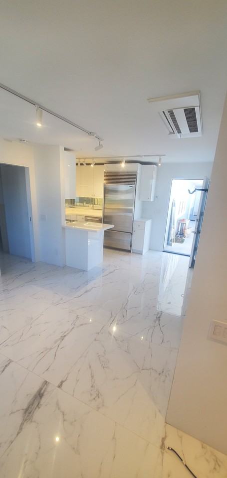 705 East Balboa Boulevard, Unit A - Photo 5 of 12