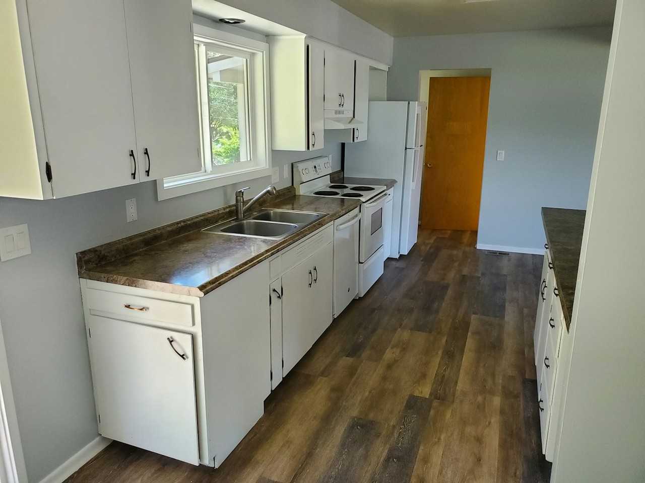 105 Adams Court - Photo 6 of 23